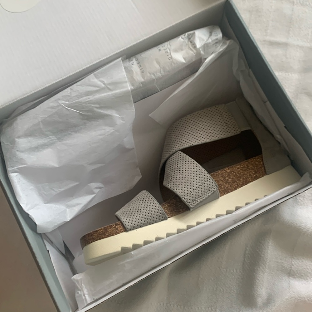 NIB New Directions Sandals size 7.5